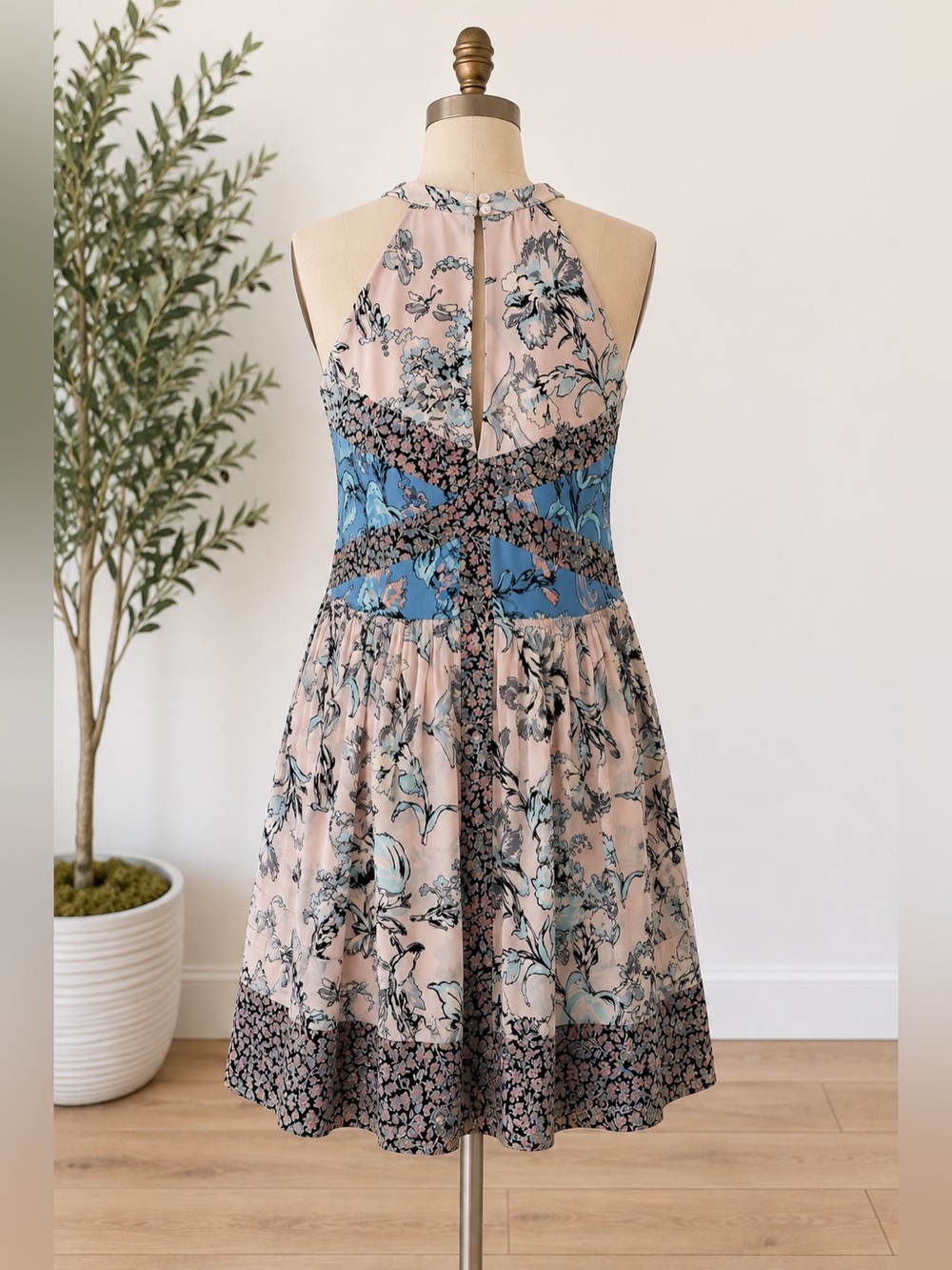 BCBGMAXAZRIA Sharlot Halter Dress Small Dusty Rose Floral Fit Flare Pockets - Picture 4 of 7